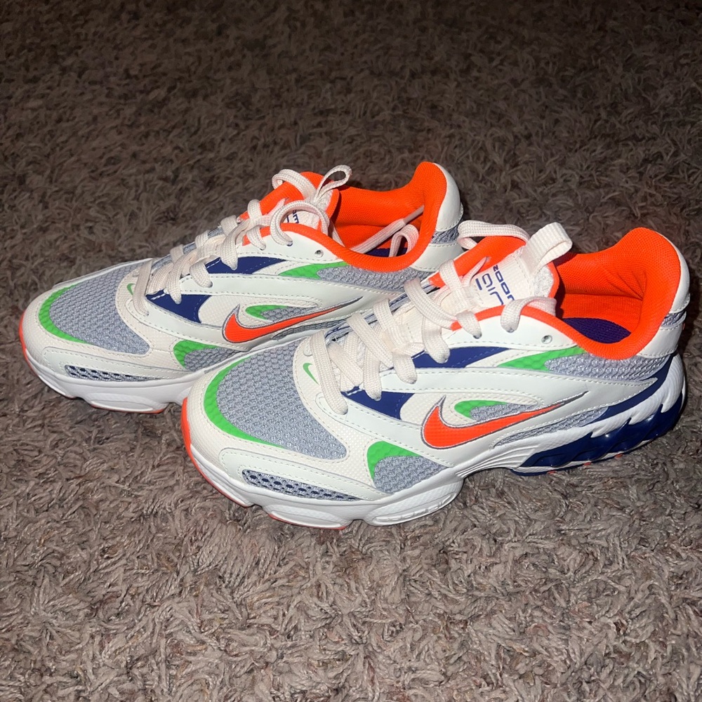 Woman’s Nike Zoom Air Fire size 6
